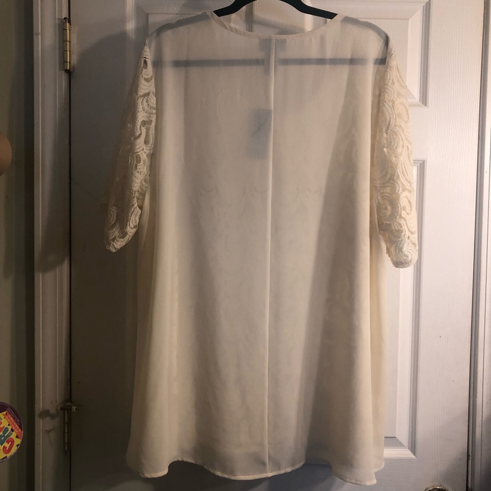 Plus size  Sheer/Lace cream short sleeve blouse 2X